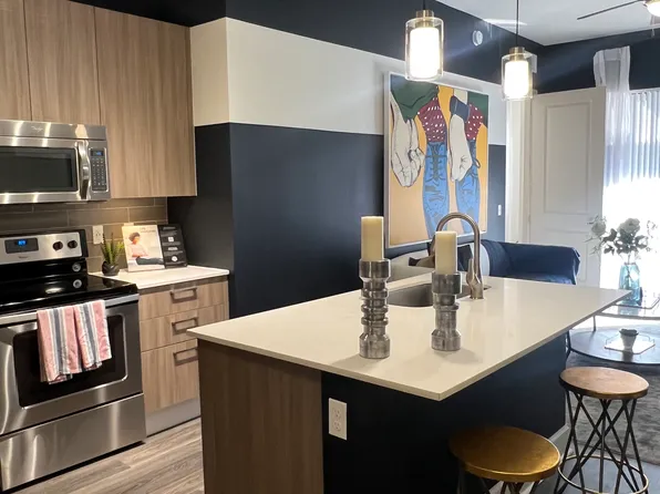 4866 NW 83rd Ave #B, Miami, FL 33166