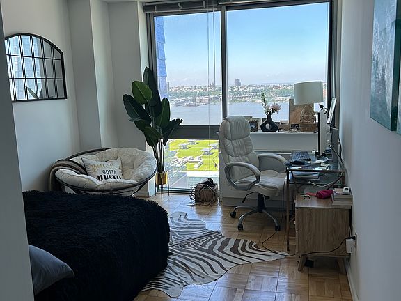 2nd image of 348 W 38th St #818