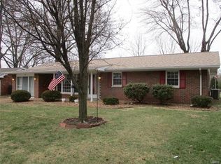 25 Huntington Dr, Belleville, IL