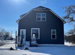 202 9th St NW, Devils Lake, ND 58301