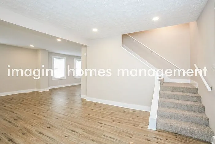 1118 N Parker Ave — Photo 4