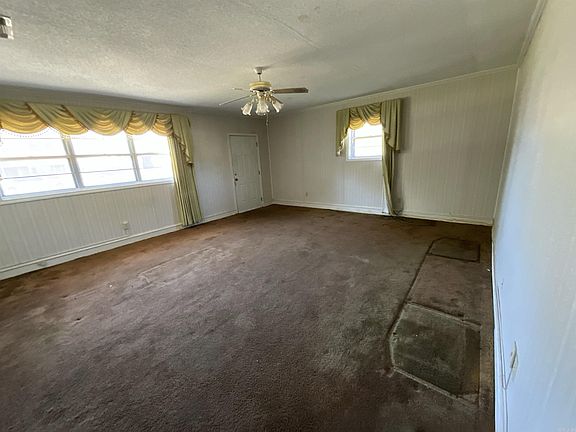 5th image of 1605 S Robison Rd