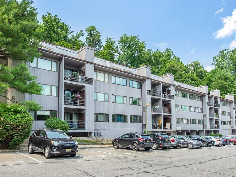 41 Mount Kemble Ave #310 — Photo 1