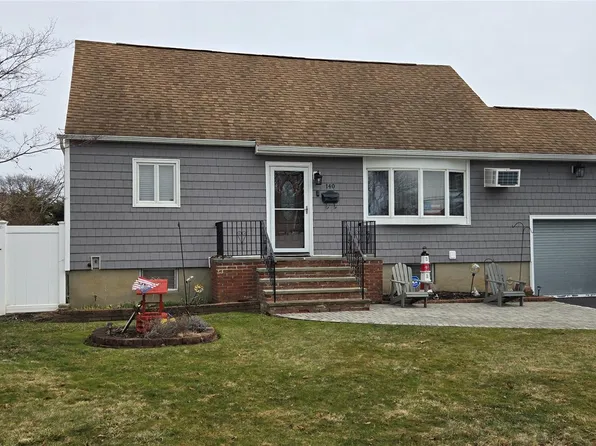 140 10th Ave, West Babylon, NY 11704