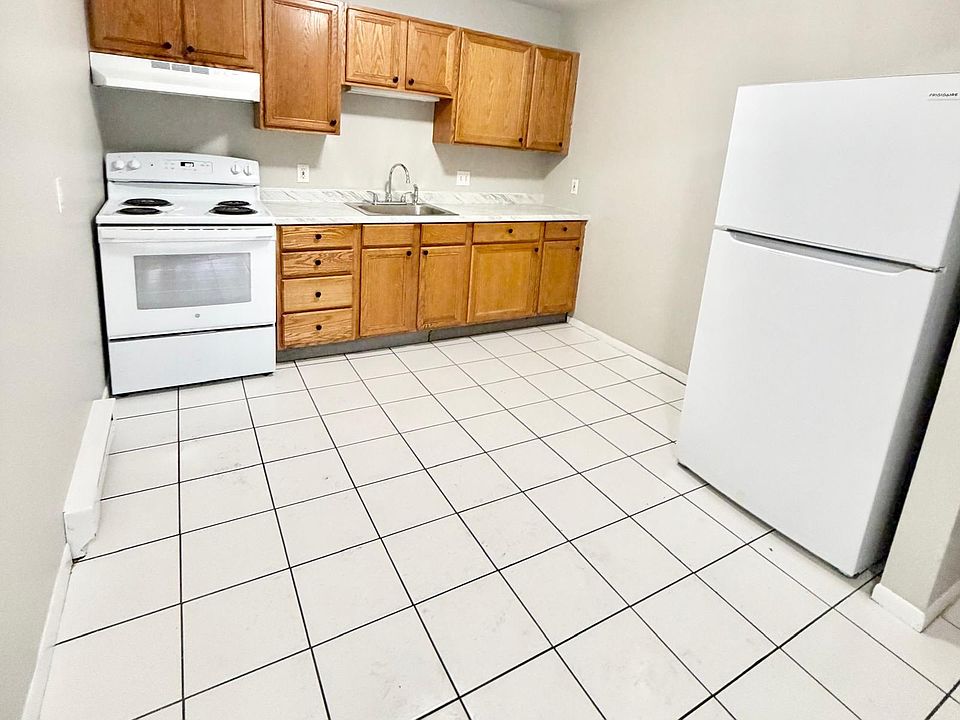 1st image of 7 Paul Ave #106
