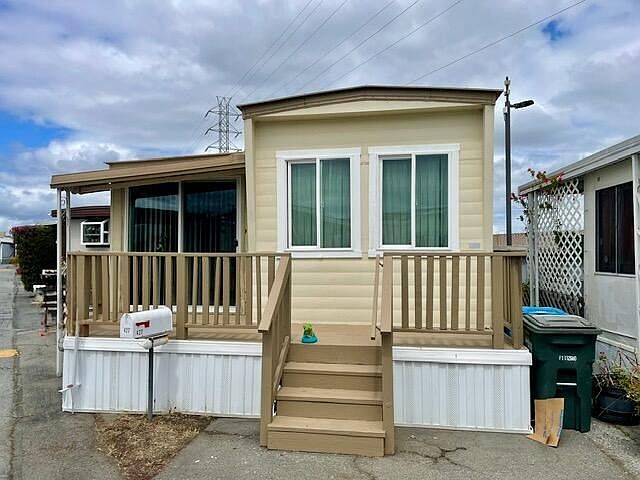 1st image of 3015 E Bayshore Rd Spc 427