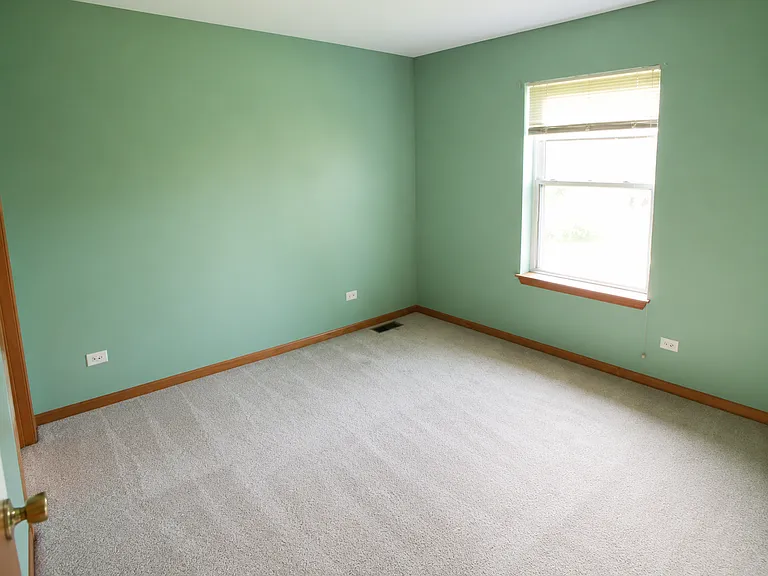 2217 Twin Lakes Ct — Photo 6