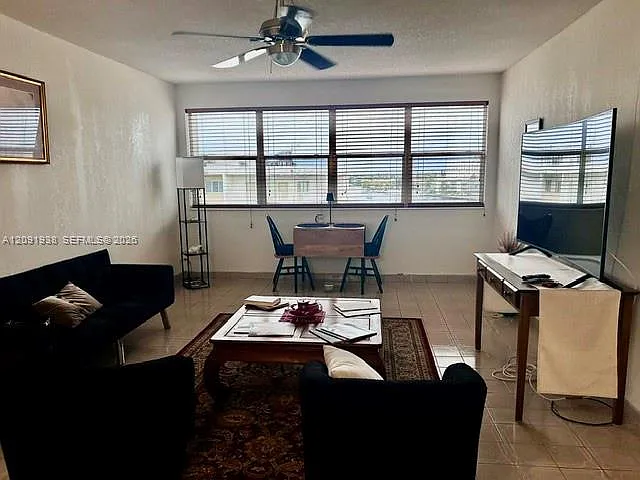 Golden Sails Condo — Photo 2