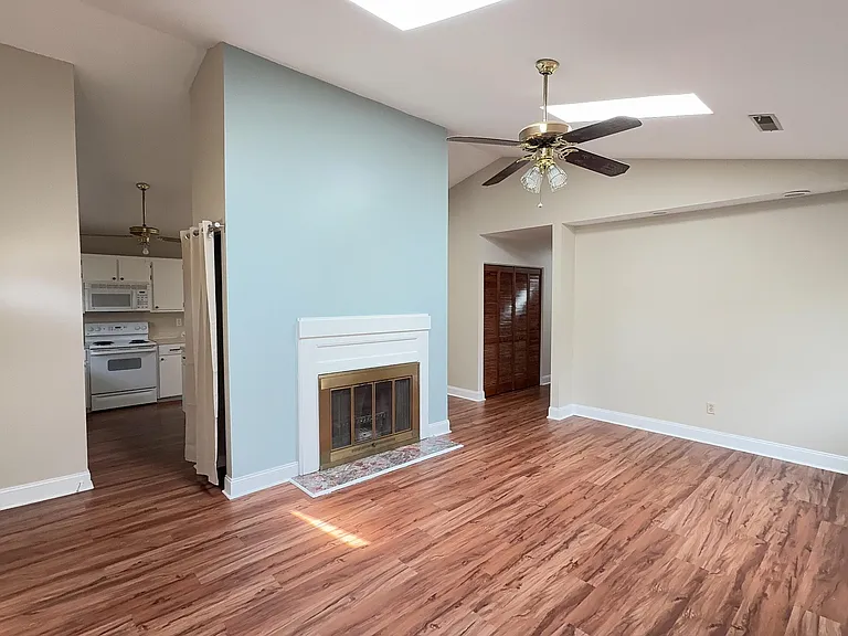 8257 Timberidge Ct — Photo 3