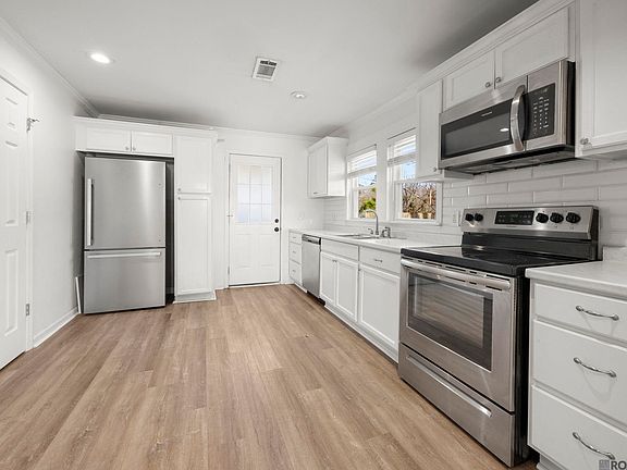 3rd image of 8720 Lockhart Rd