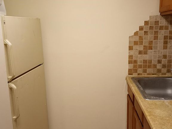 5th image of 329 E Upsal St #F1
