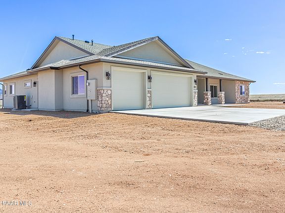 3rd image of 5832 E Norma Dr