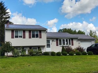 8282 Carnation Dr, Baldwinsville, NY 13027