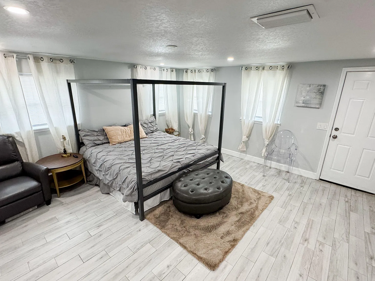 4 bed, 3.0 bath, 2000 sqft, $1,533 — Photo 1