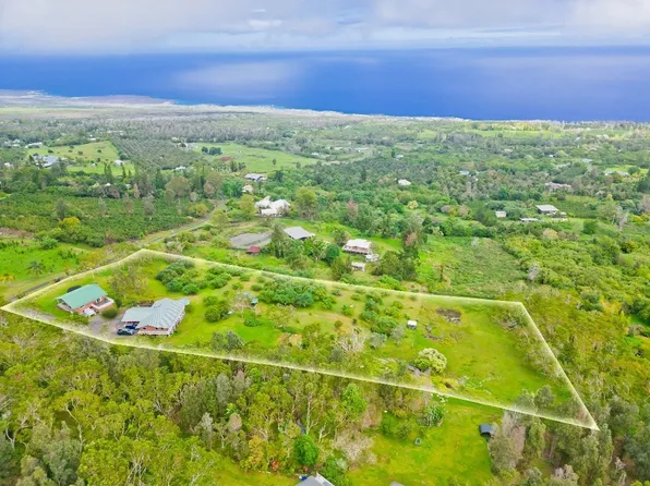 88-1549 Ala Pakaua St, Captain Cook, HI 96704