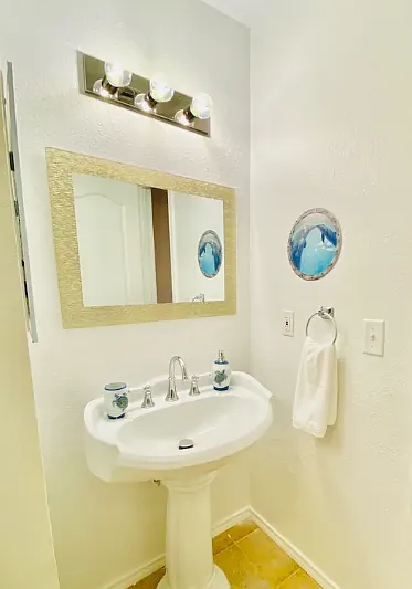 201 W Hibiscus St #A — Photo 10