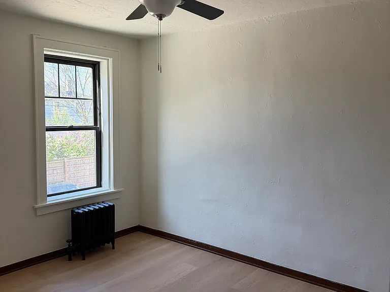1060 Kenmore Ave #5 — Photo 15