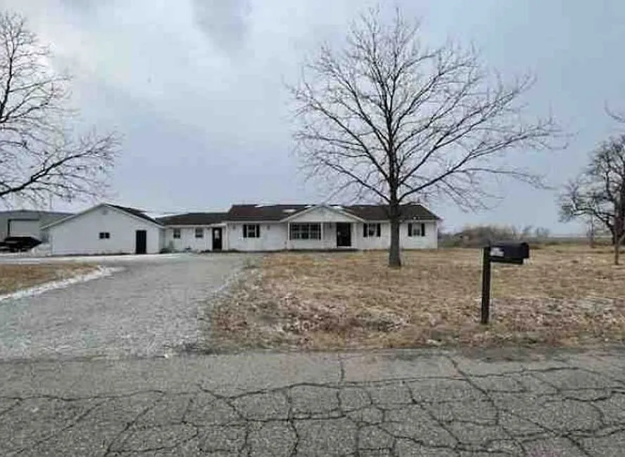 10275 N County Road 600 E photo 1