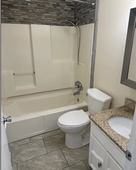 2 bed, 768 sqft, $1,275 — Photo 3