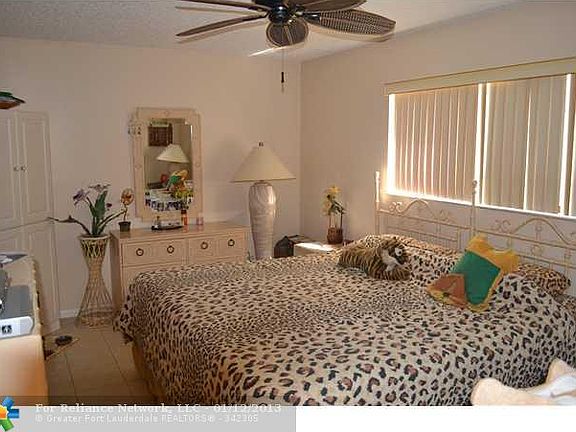 5th image of 7520 SW 5th St