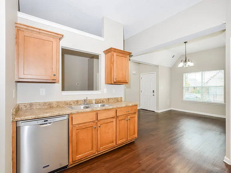 7916 Ridgedale Dr — Photo 9