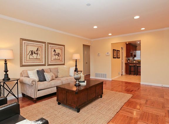 4th image of 2161 Pinecrest Dr