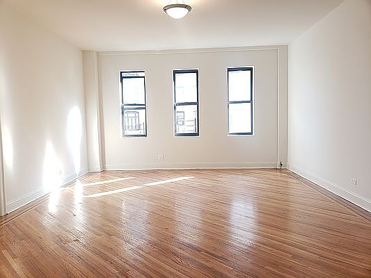 2nd image of 509 Cathedral Pkwy #7LP