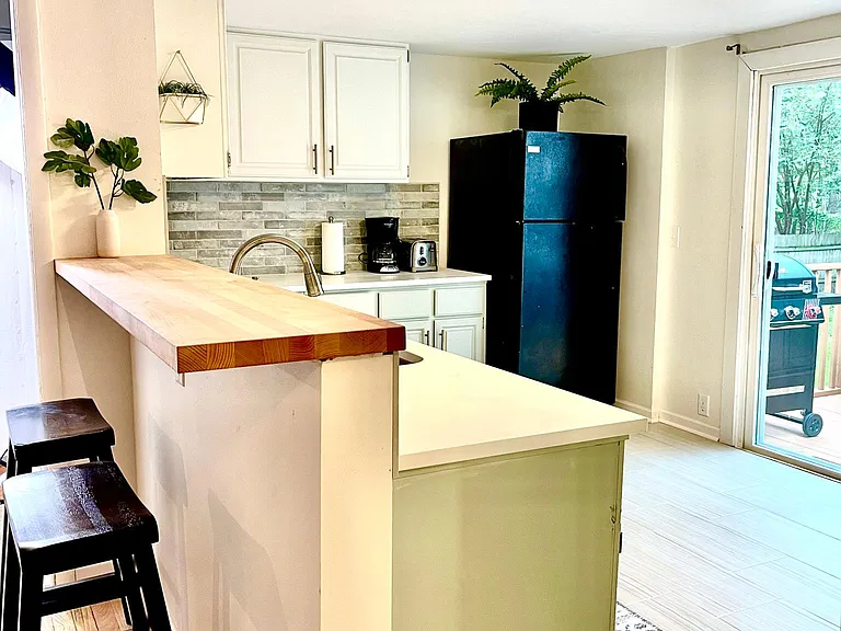 4315 Monona Dr — Photo 11
