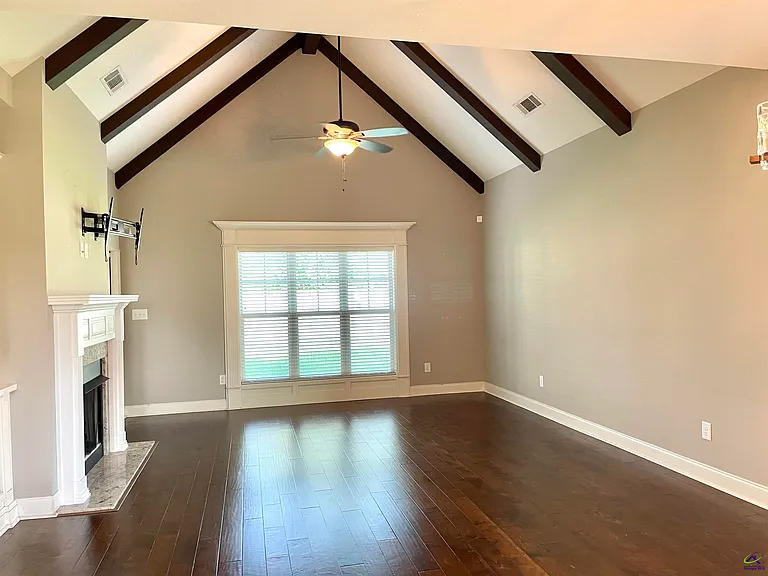 104 Kloe Ct — Photo 8