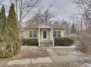 912 S New St, Champaign, IL 61820