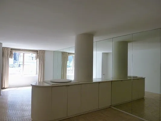 Rented by NY NY Condo, Inc | media 19