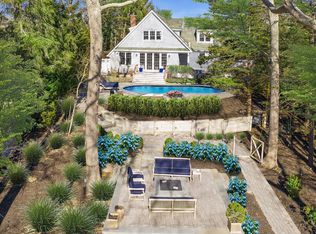 57 Waters Edge Rd, Southampton, NY 11968