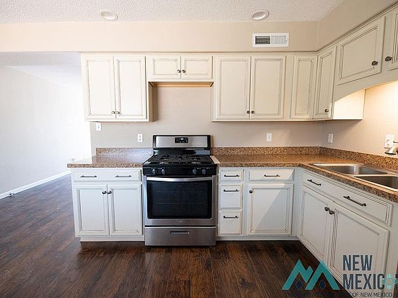 4th image of 940 Elm Dr
