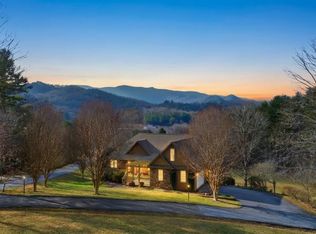 146 Deer Ridge Rd, Franklin, NC 28734
