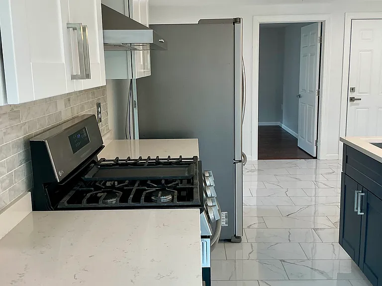 69 Union St — Photo 2