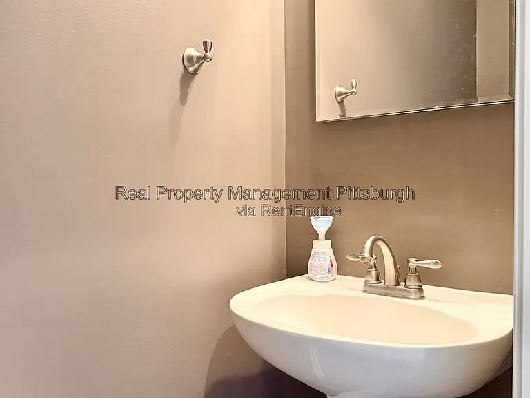 242 Corey Dr — Photo 21