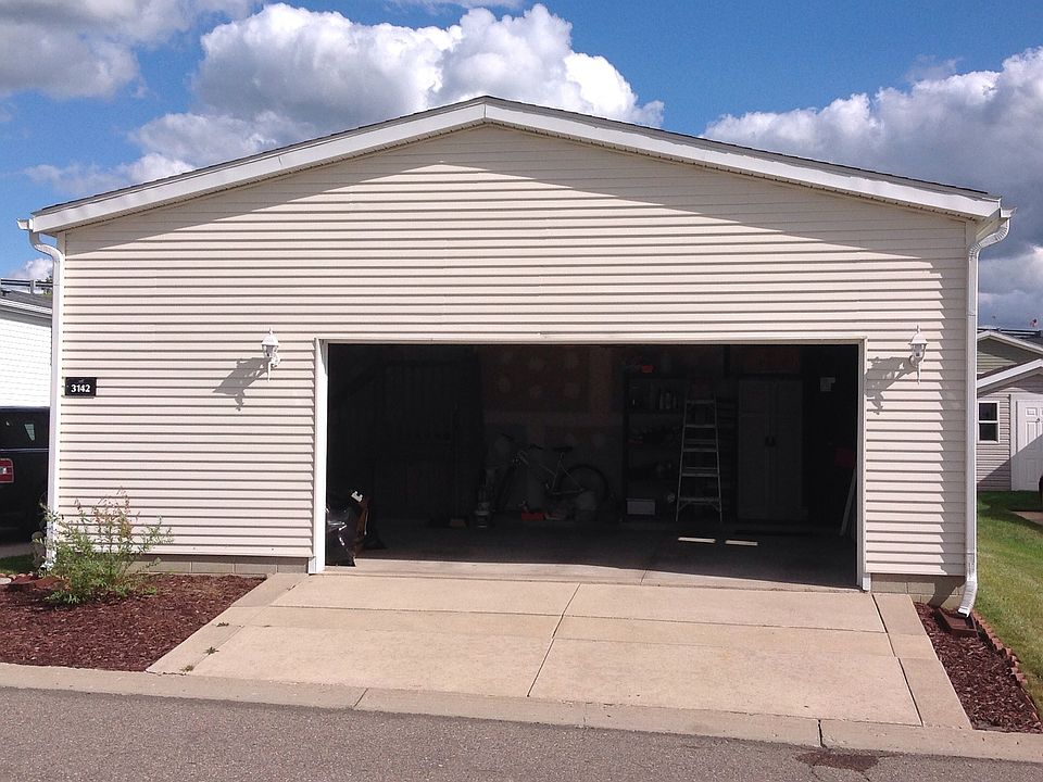 1st image of 3142 Cromwell St