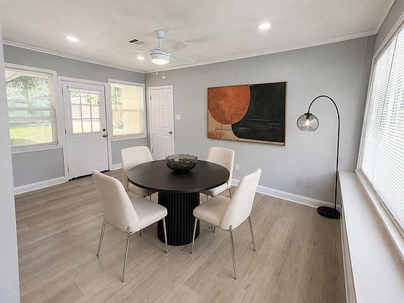 3rd image of 6010 Ridgeway Dr