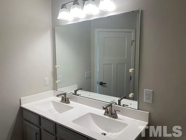 511 Autumn Cure Ct — Photo 12