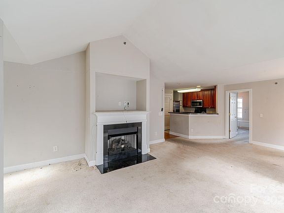 3rd image of 6864 Park Place Dr