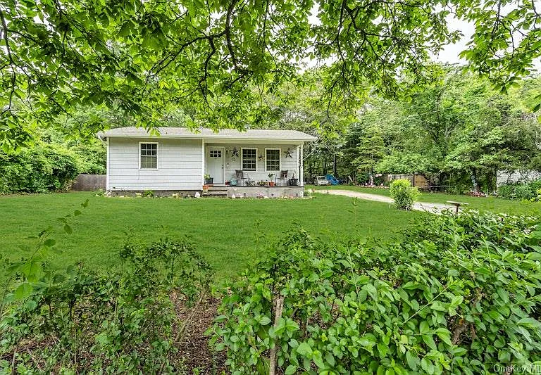 13 Carr Ln — Photo 2