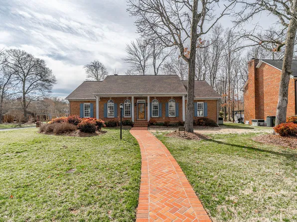 2504 Churchill Dr, Burlington, NC 27215