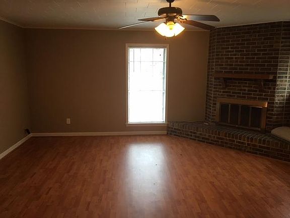 5th image of 2523 McLeod St