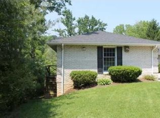 102 Woodbridge Dr, Charleston, WV 25311