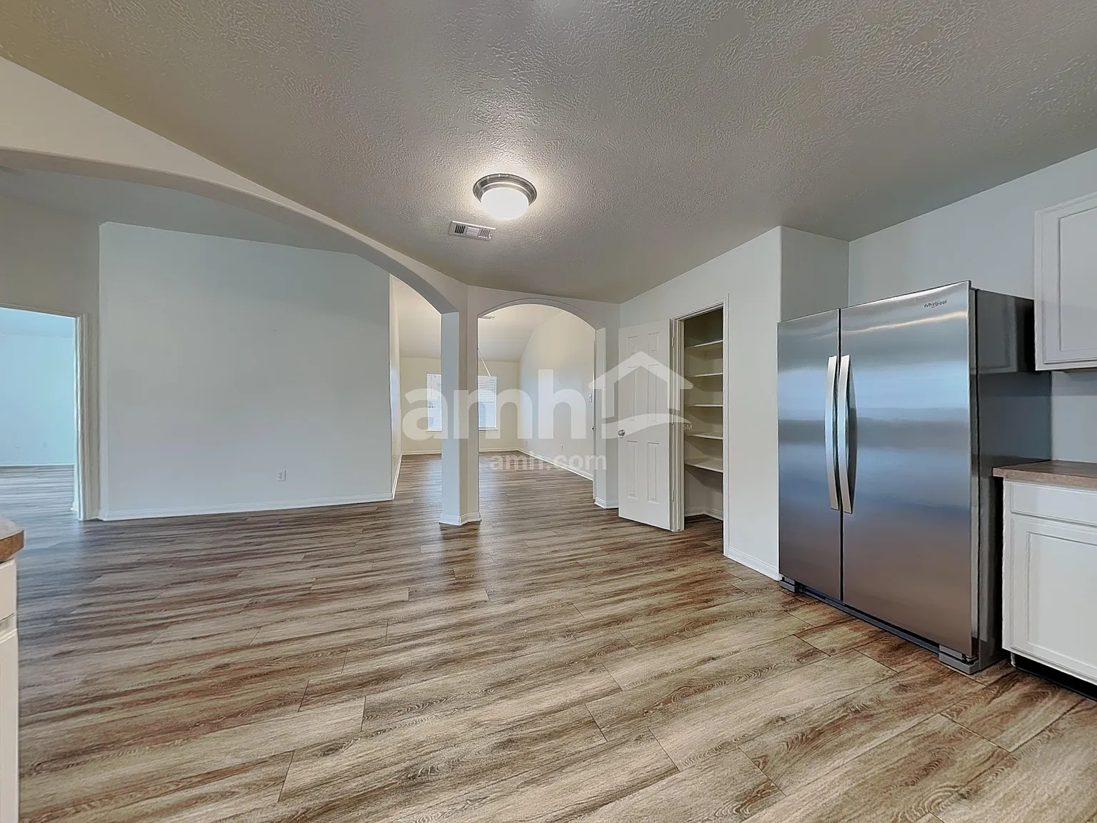 3 bed, 2.0 bath, 1909 sqft, $1,945 — Photo 4