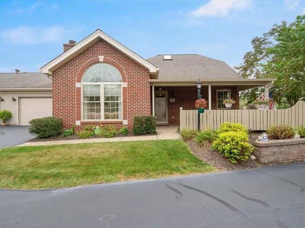 1560 Meerschaum Ln, Coraopolis, PA 15108
