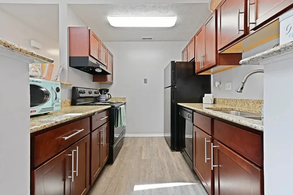 Oak Run Apartments — Photo 2