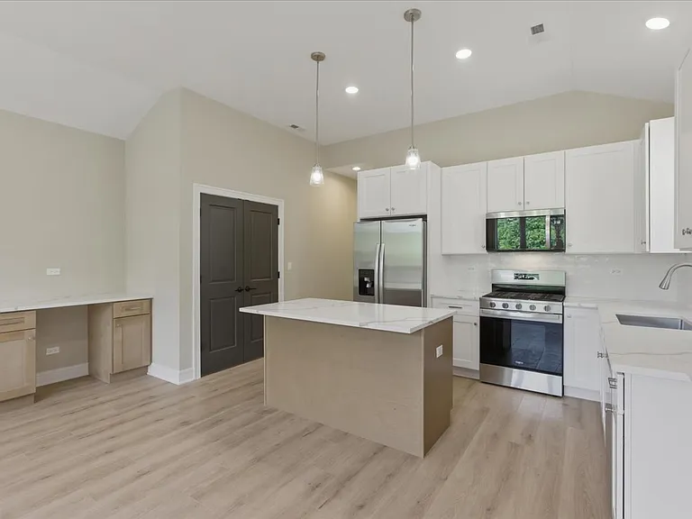 4932 S Champlain Ave #3 — Photo 7