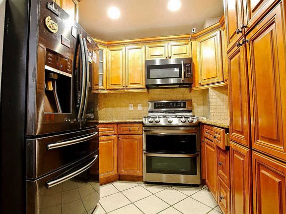 5th image of 9411 59th Ave APT C5