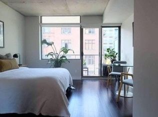 55 Stewart St #408, Toronto, ON M5V 2V1